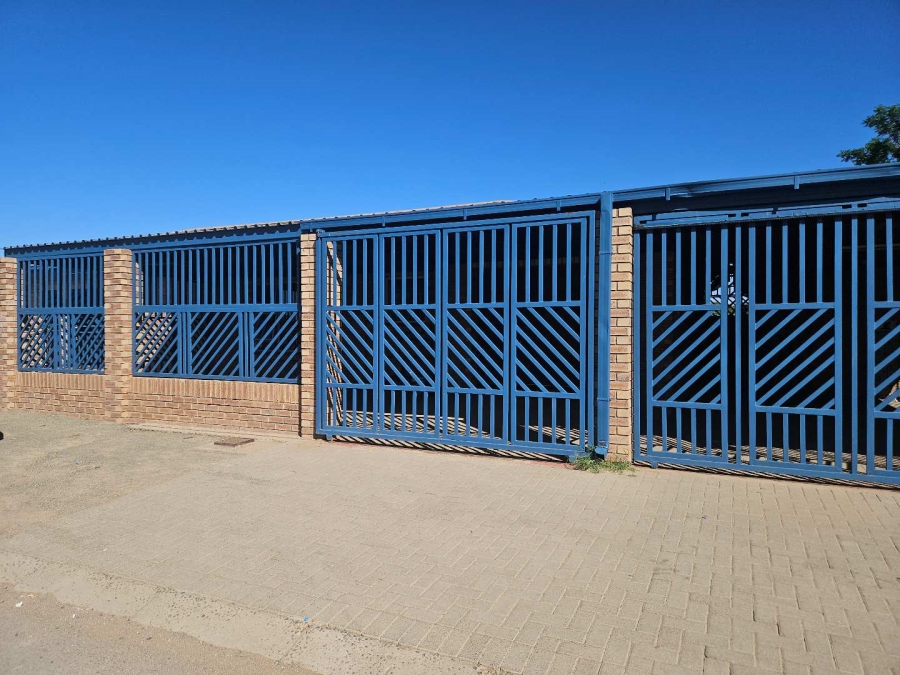 To Let 3 Bedroom Property for Rent in Floors Northern Cape